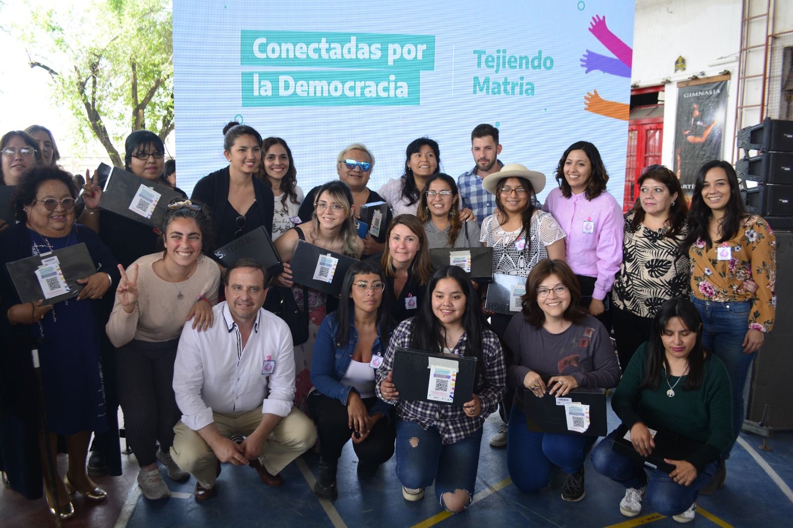 Más de 500 promotoras territoriales de Jujuy recibieron tablets del Ministerio de Mujeres de la Nación - Diario El Paso